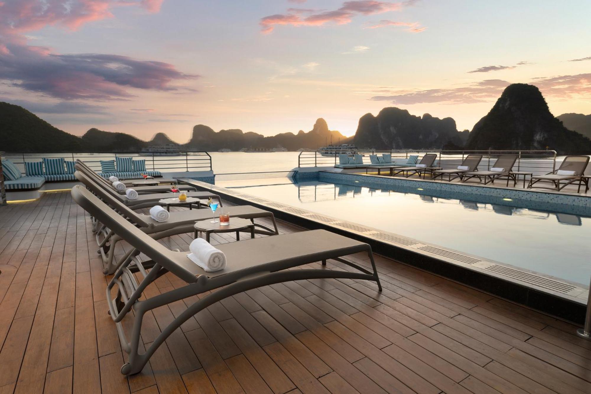 Grand Pioneers Halong Bay Cruise 1 Hotel Ha Long Exterior photo